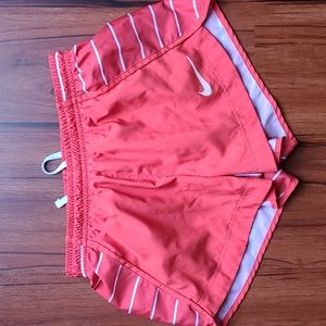 Girls Nike Tempos ❤